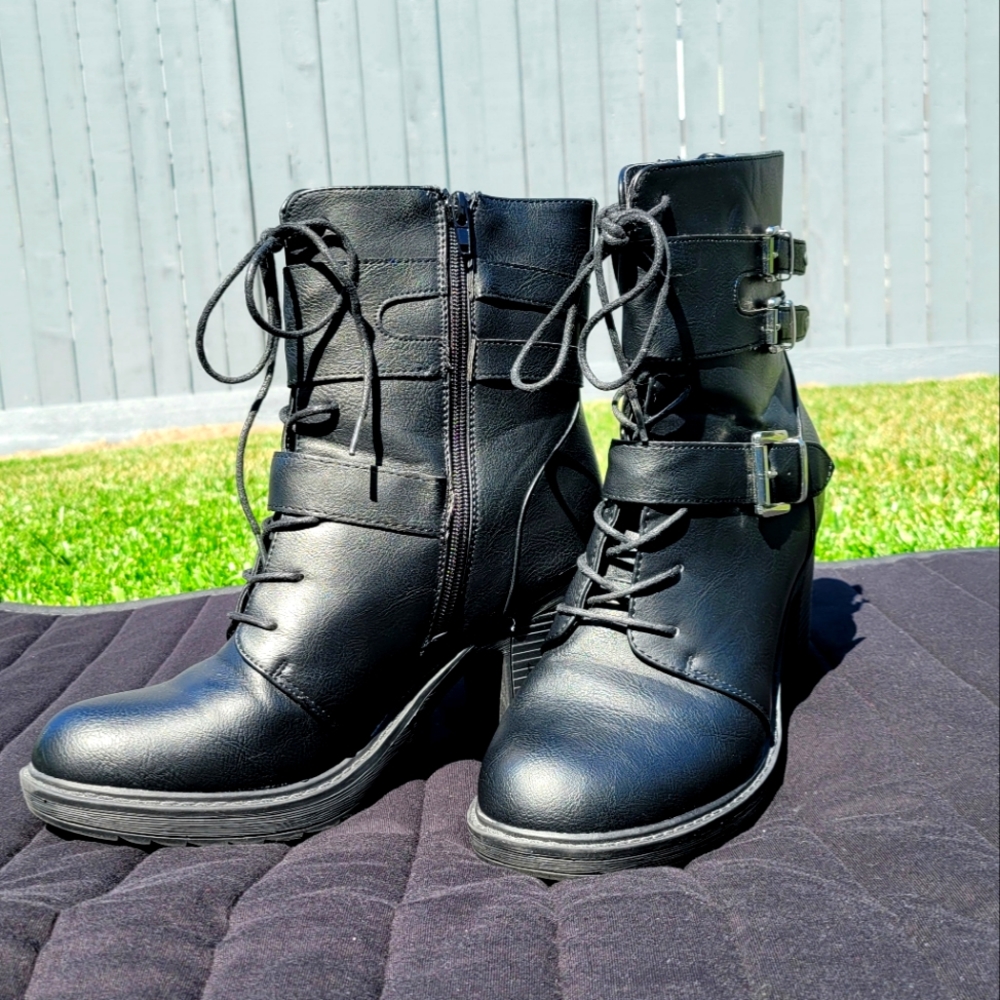JustFab Rocky Lace-Up Heeled Booties Sz 10/41